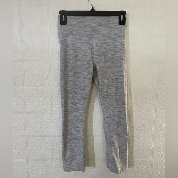 lululemon athletica Pants - Lululemon| Women's Grey and White Capri Leggings | Size 6